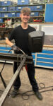 Niklas Münnich, angehender Metallbauer, bei der Arbeit